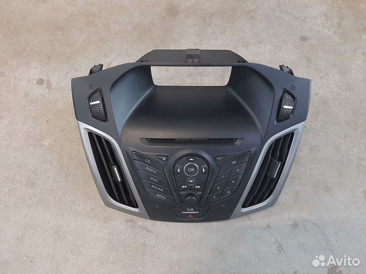 Консоль управления магнитолы Ford Focus 3
