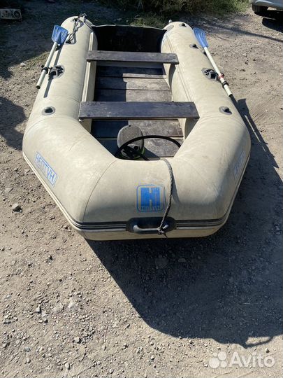 Лодка Нептун км- 330