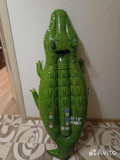 Надувной крокодил