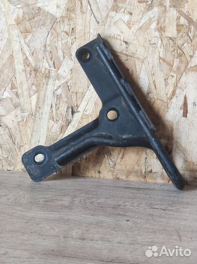 Петля буксировочная Ford Kuga 1