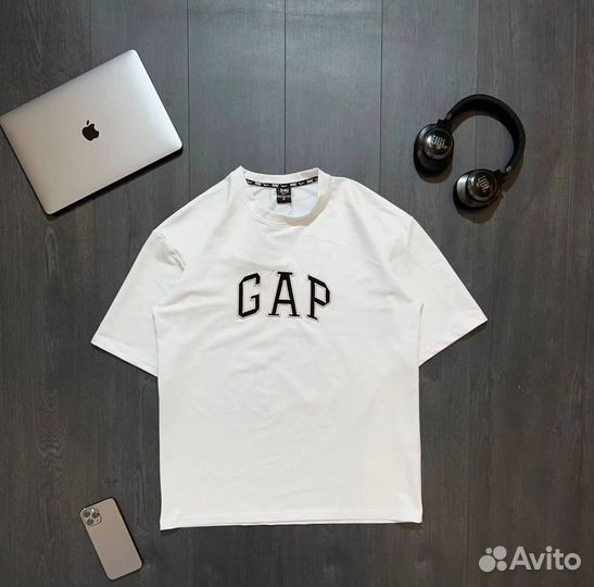 Белая футболка оверсайз GAP