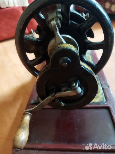 Швейная машина ручная 
