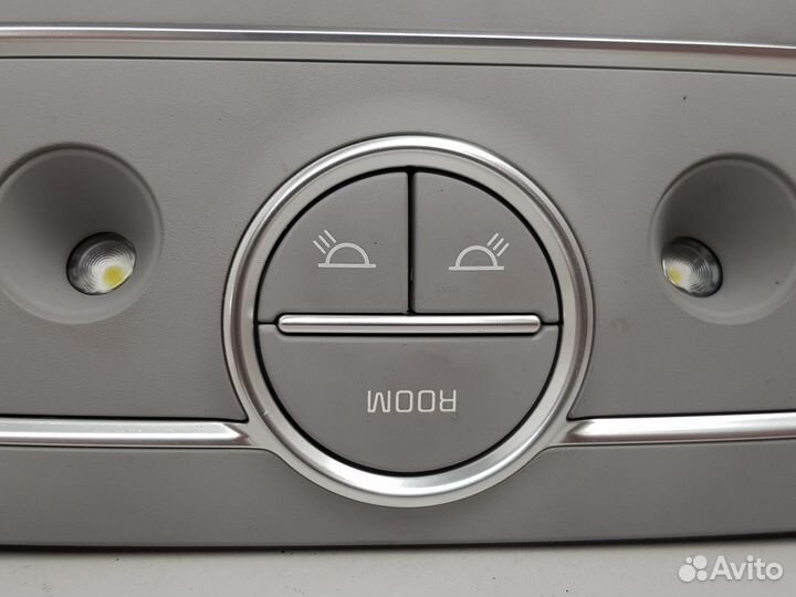 Плафон внутреннего освещения (задний) (Kia Quoris)