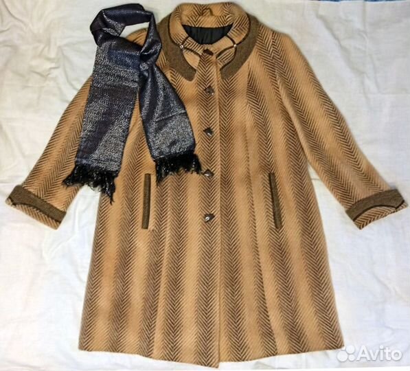 Женское пальто демисезонное,шерстяное (р60) +шарф