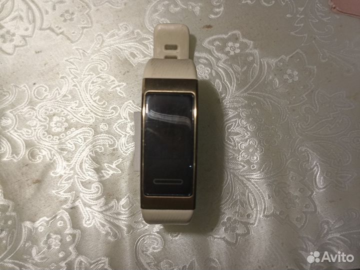 Фитнес браслет Huawei band 3 pro