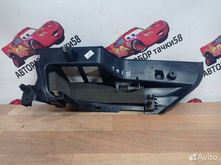 Обшивка отсека багажника правая Ford Fiesta 6 CB1