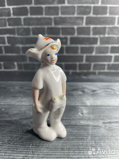 Фарфоровая Статуэтка СССР