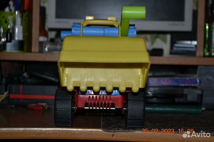 Трактор с ковшом+трактор