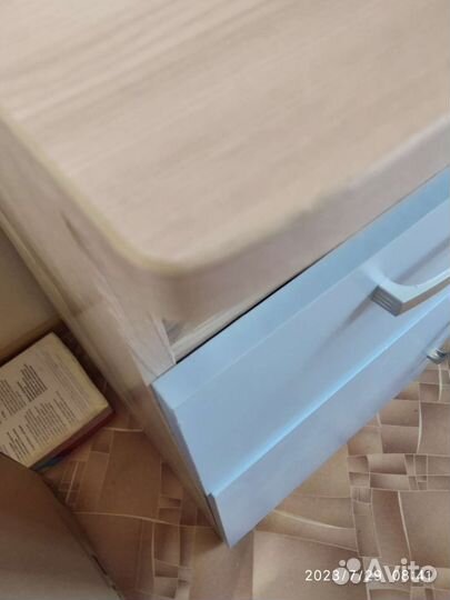 Стол письменный, полки и штанга