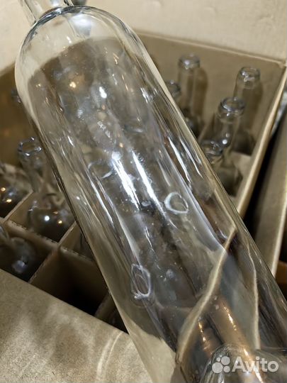 Винная бутылка 0,75 прозрачная и оливковая б/у