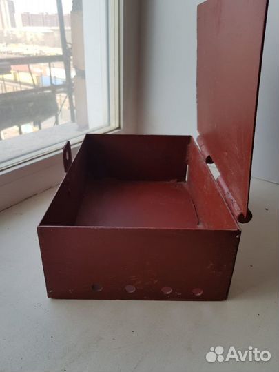 Сейф железный