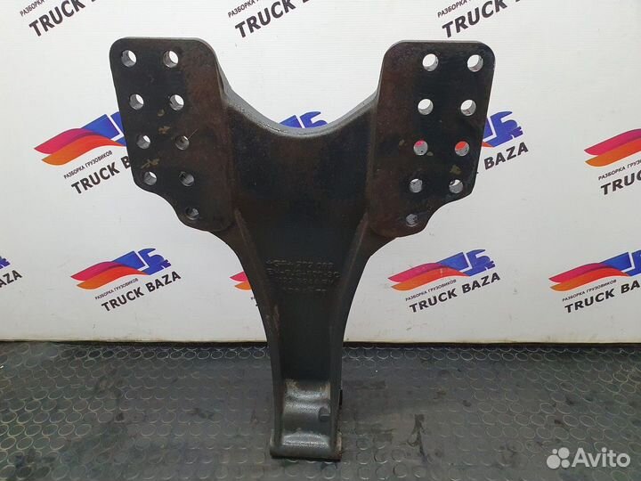 Кронштейн реактивной тяги