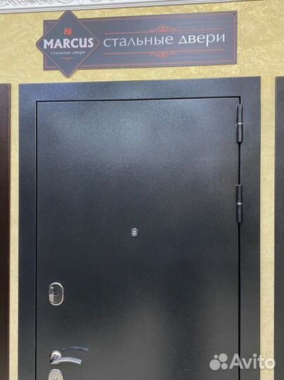 Металлическая входная дверь