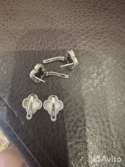 Серебряные серьги две пары