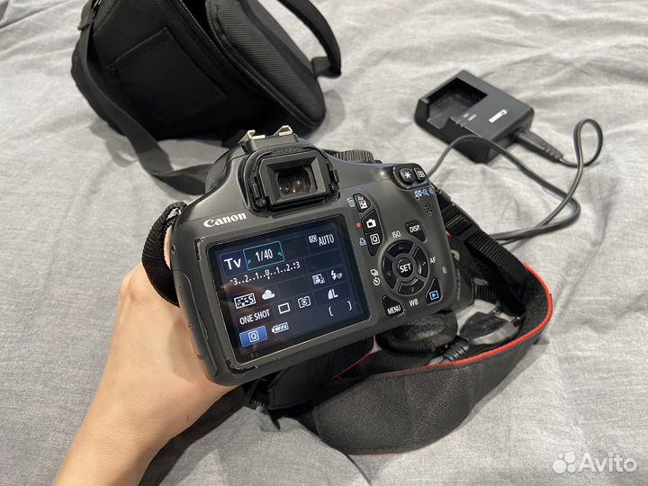 Зеркальный фотоаппарат canon 1100d