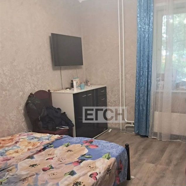 Комната 33 м² в 2-к., 1/25 эт.