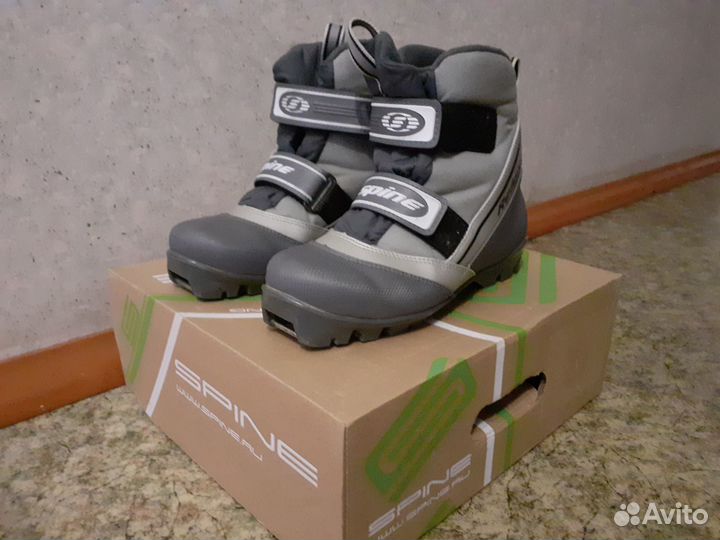 Лыжные ботинки Spine