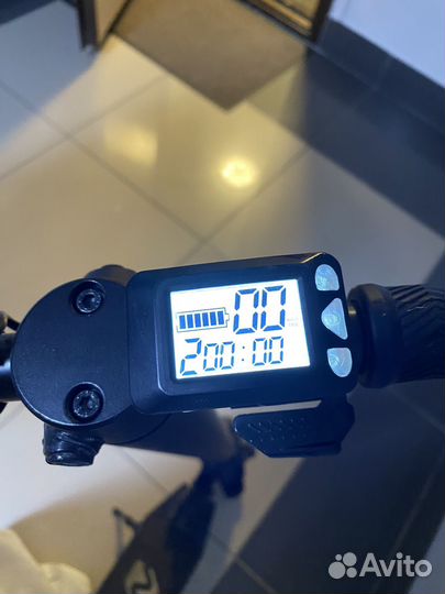 Самокат взрослый электрический Novatrack