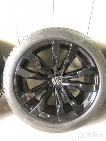 VW Touareg R21 оригинальный комплект