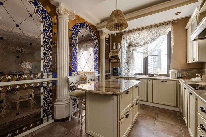 3-к. квартира, 163 м², 10/20 эт.