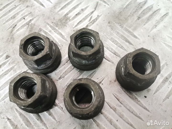 Болт Ford Transit 6 2004 6L2Z1012BA