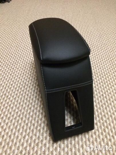 Подлокотник Ford Fusion