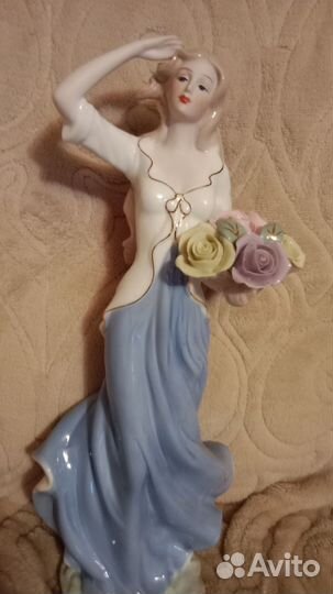 Статуэтка фарфор Дама