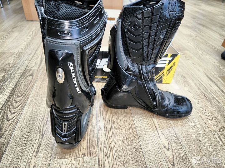 Продаю Мотоботы Gaerne