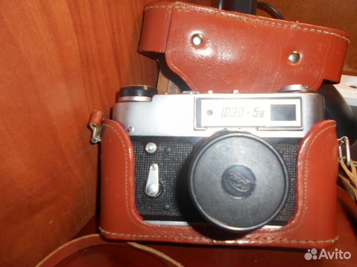Советский пленочный фотоаппарат фэд-5В