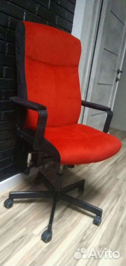 Замена обивки компьютерных кресел и парикмахерских