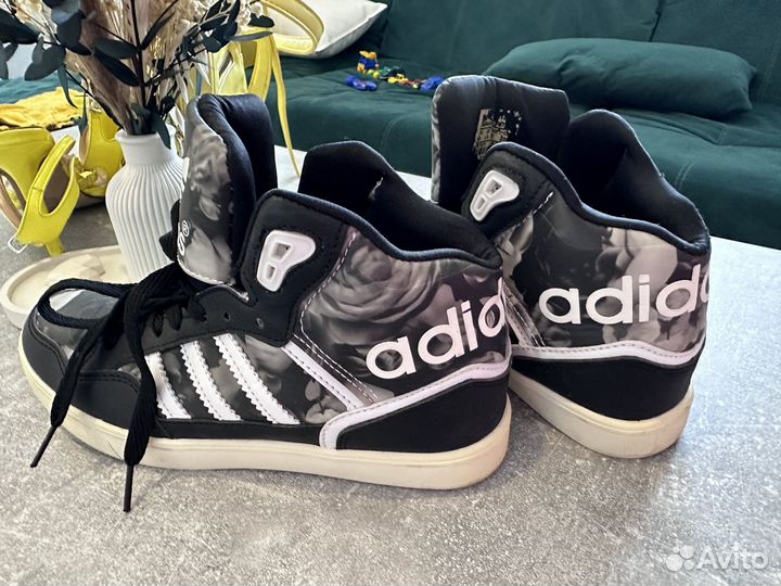 Кроссовки кеды женские 36-37 размер