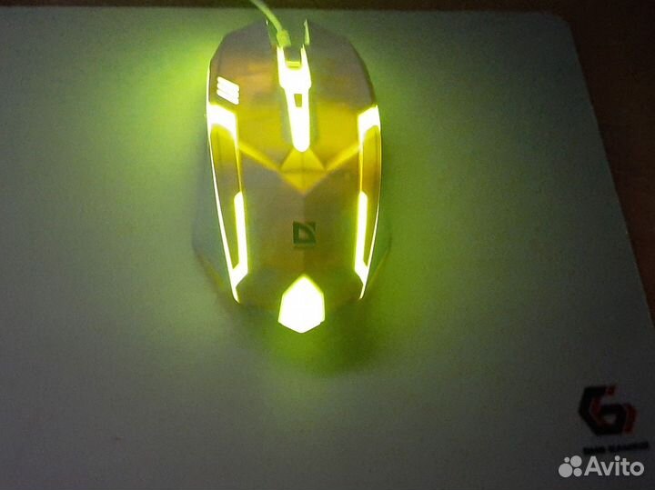 Игровая клавиатура и мышь с игровой коврик