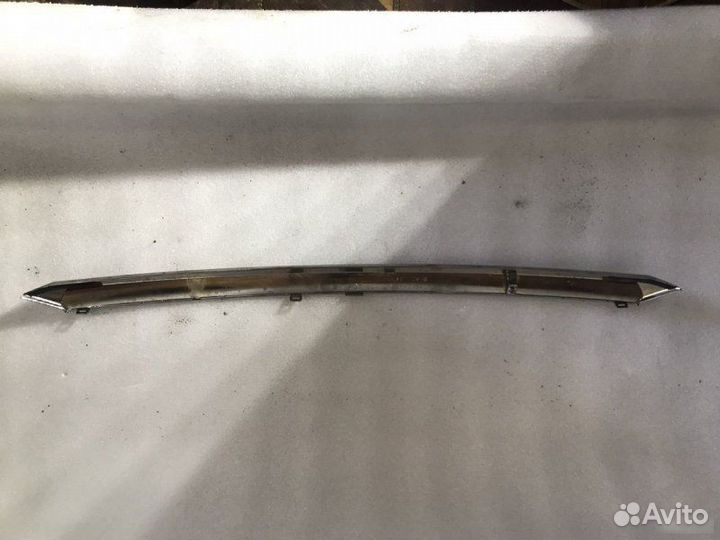 Хром крышки багажника задний Lexus Rx4