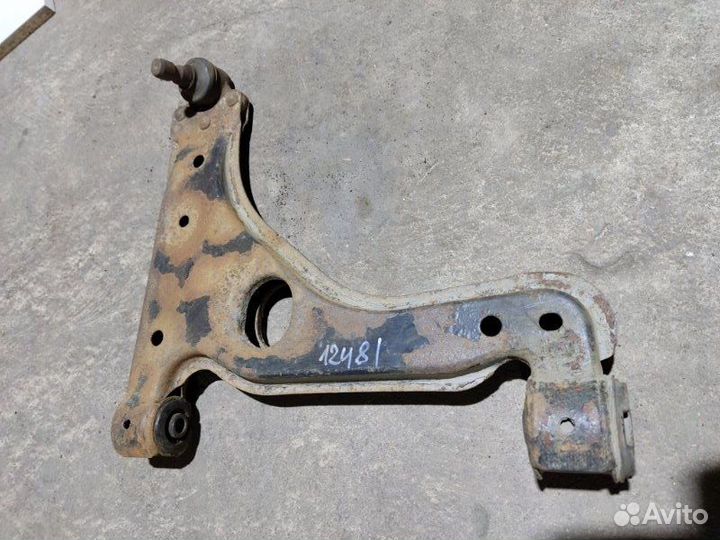 Рычаг подвески нижний передний правый Opel Vectra