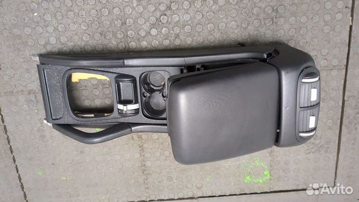 Консоль салона Porsche Cayenne, 2006