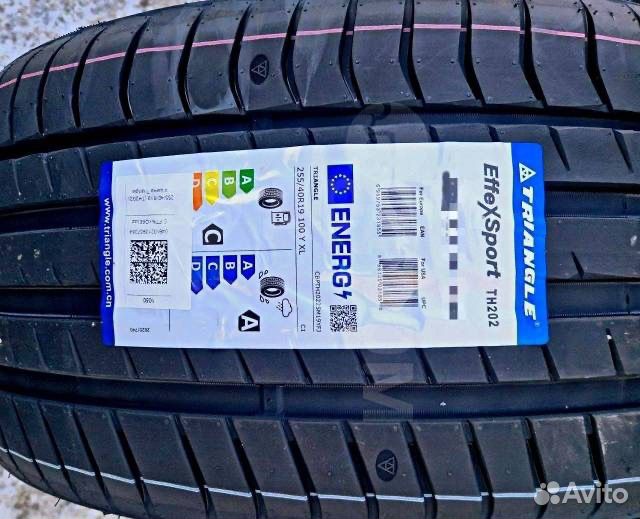 Triangle EffeXSport TH202 255/40 R20 101Y