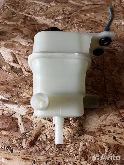 Бачок гура Chevrolet Cobalt Ravon R4 Aveo