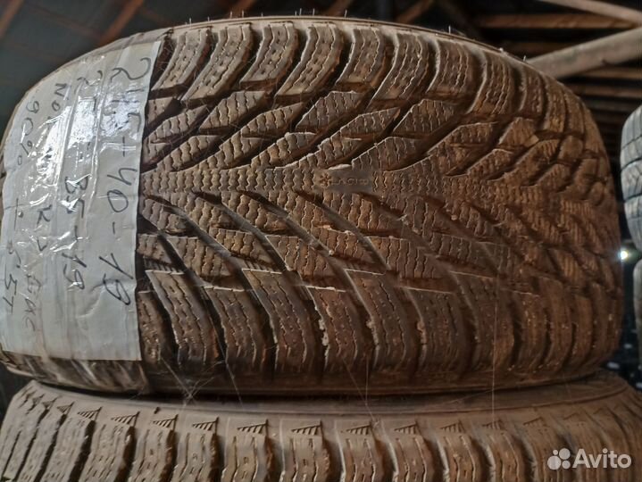 Nokian Tyres Hakkapeliitta R3 245/40 R19 и 275/35 R19 98T