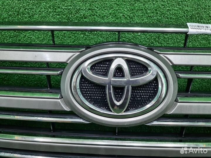 Решетка радиатора Toyota Land Cruiser