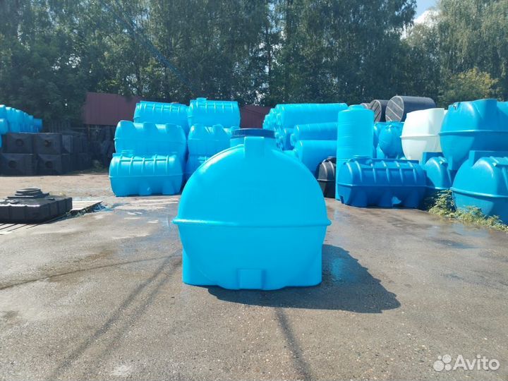 Емкость пластиковая 1,5 м3 для сыпучих продуктов