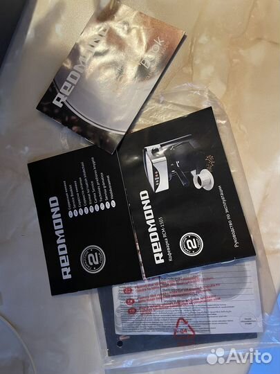 Кофеварка Кофеварка рожковая redmond RCM-1503