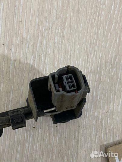 Передний левый датчик абс Mazda 6 gg 02-07 6601