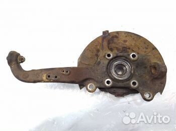 Кулак передний правый