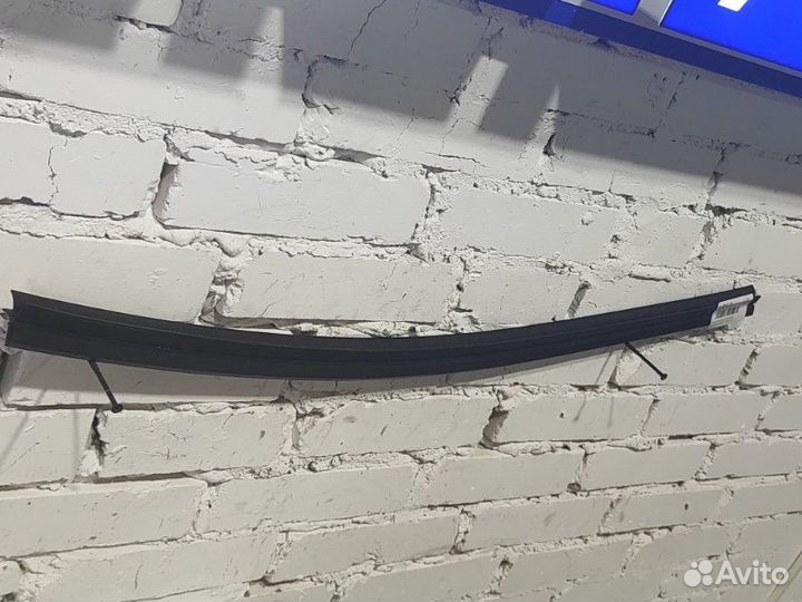 Уплотнитель двери передний левый Toyota Rav4 XA50