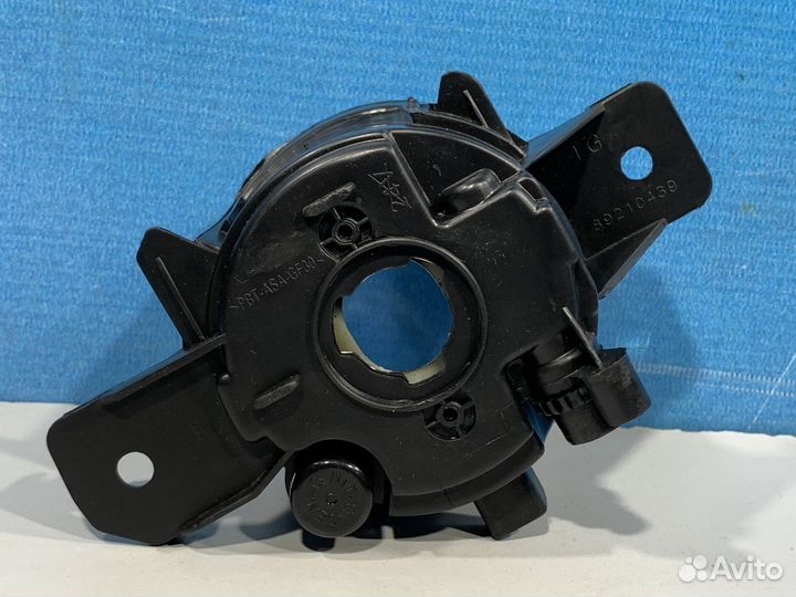 Фара противотуманная птф Туманка Nissan micra K12