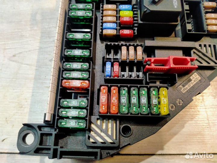 Блок предохранителей Bmw 528I F10 N52B30 06.2010
