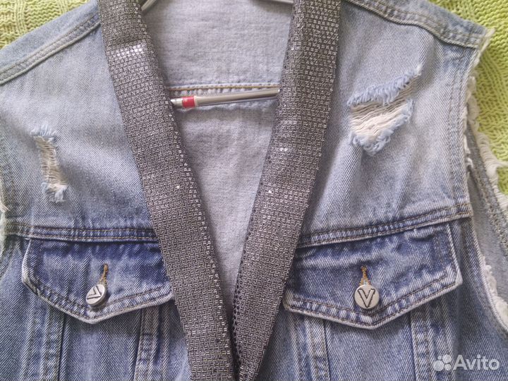 Джинсовый жилет, удалённый