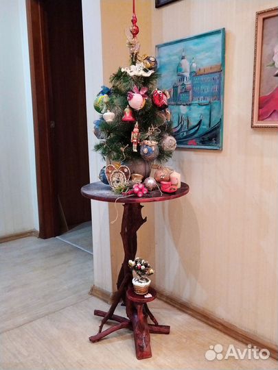 Декоративный стол