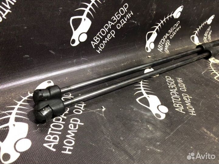 Амортизатор капота Kia Soul 1.6 G4FD 2014