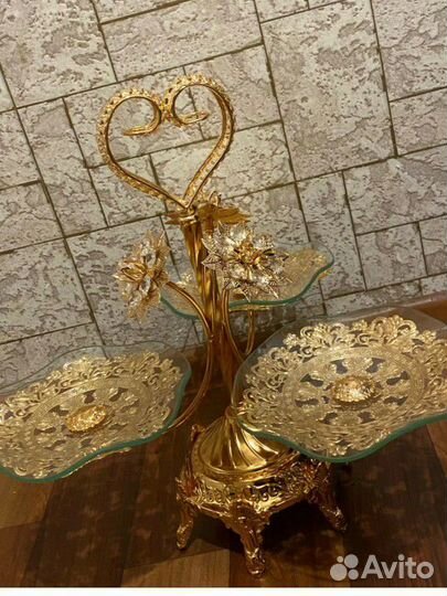 Конфетница на ножке